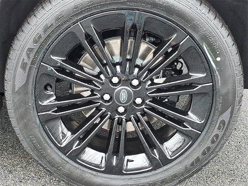 2026 Land Rover Range Rover Evoque Dynamic SE