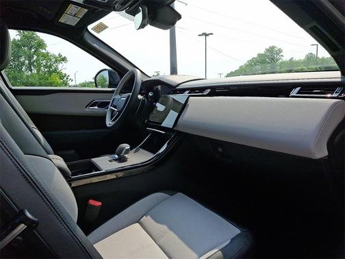 2026 Land Rover Range Rover Velar P250 Dynamic SE