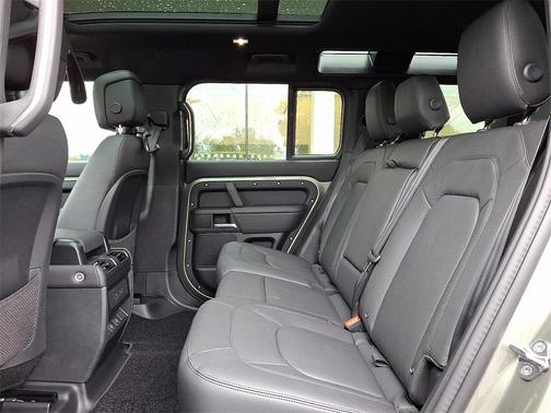 2025 Land Rover Defender P400 S