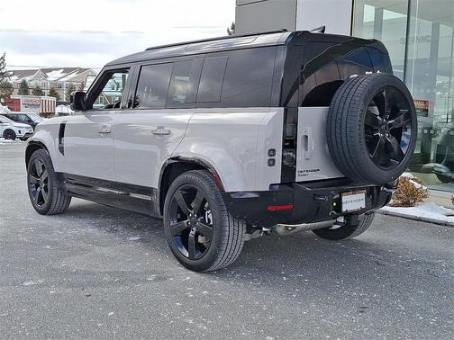 2026 Land Rover Defender P400 X-Dynamic SE