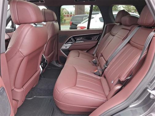 2025 Land Rover Range Rover P550e SE