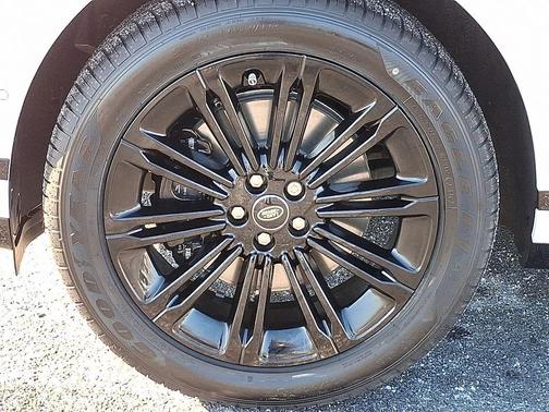 2026 Land Rover Range Rover Evoque Dynamic SE