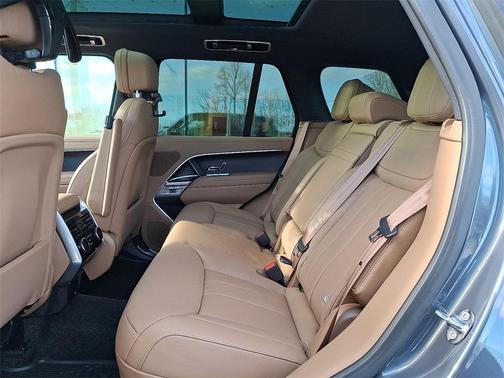 2026 Land Rover Range Rover SE