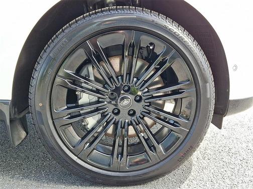 2025 Land Rover Range Rover P530 SE