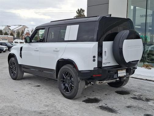 2026 Land Rover Defender 110 X-Dynamic SE