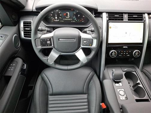 2025 Land Rover Discovery P300 S