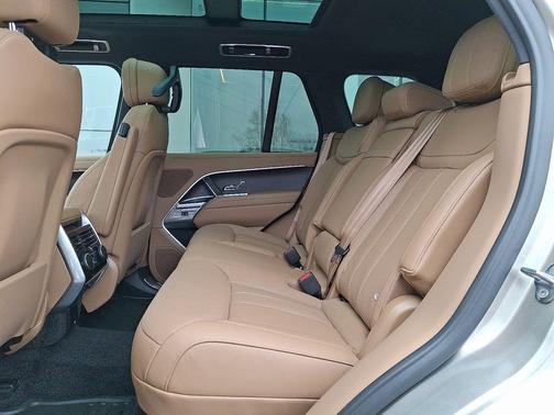 Batumi Gold 2026 Land Rover Range Rover P400 SE