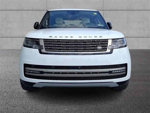 2025 Land Rover Range Rover P550e SE