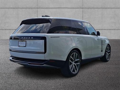 2025 Land Rover Range Rover P550e SE