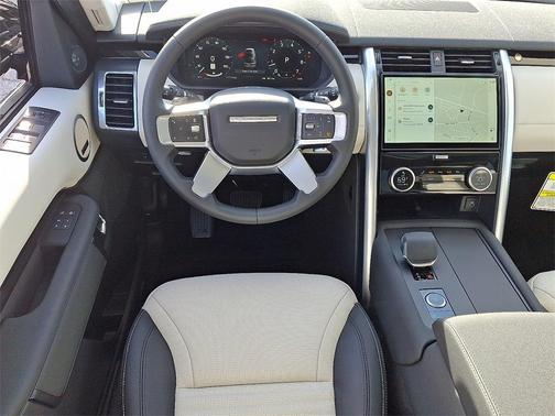 2025 Land Rover Discovery P300 S