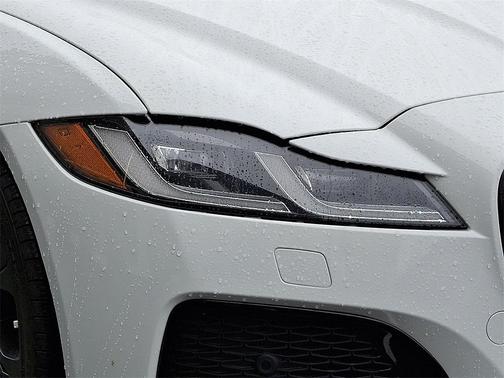 2024 Jaguar XF R-Dynamic SE