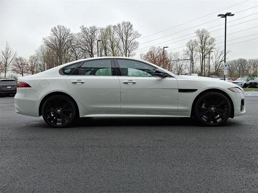 2024 Jaguar XF R-Dynamic SE