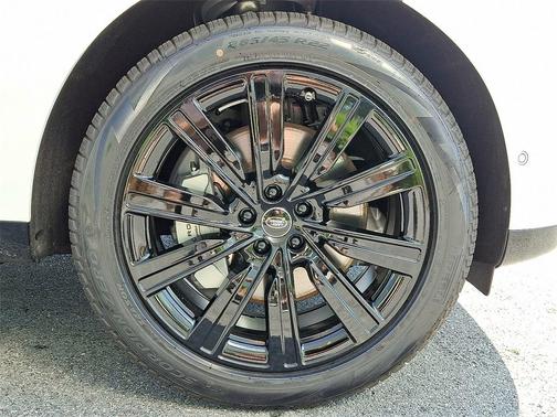 2025 Land Rover Range Rover P550e SE
