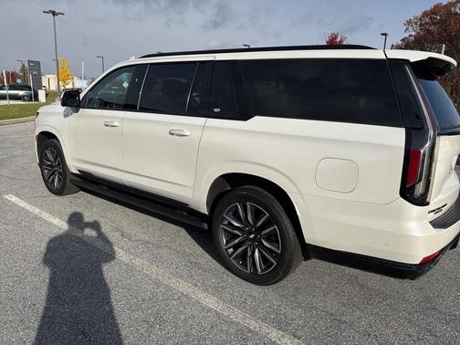 2023 Cadillac Escalade ESV Sport Platinum