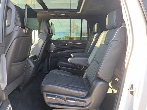 2023 Cadillac Escalade ESV Sport Platinum