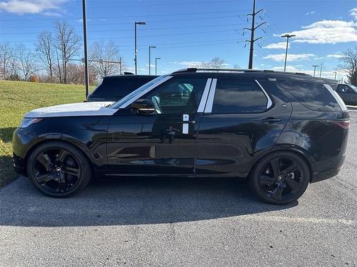 2026 Land Rover Discovery Tempest Edition