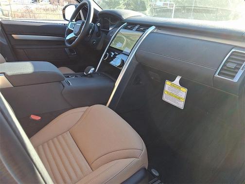 2025 Land Rover Discovery P360 Dynamic SE