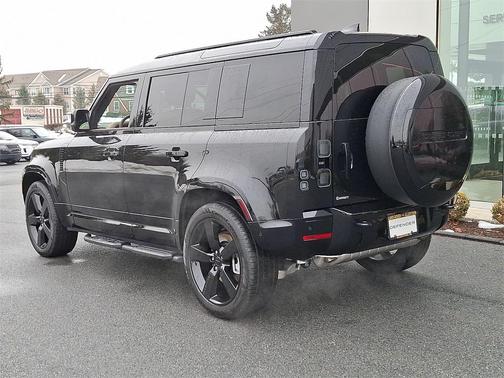 2026 Land Rover Defender 110 X-Dynamic SE