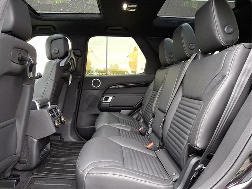 2025 Land Rover Discovery P300 S