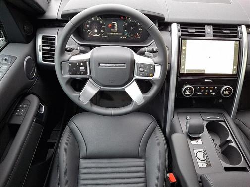 2025 Land Rover Discovery P300 S