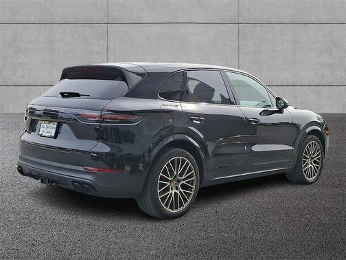 2023 Porsche Cayenne Platinum Edition