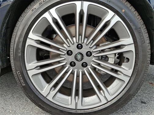 2025 Land Rover Range Rover P530 SE