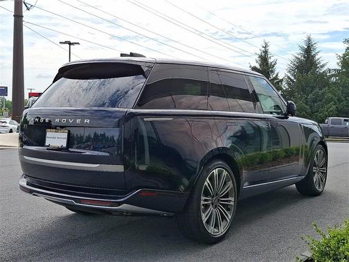 2025 Land Rover Range Rover P530 SE