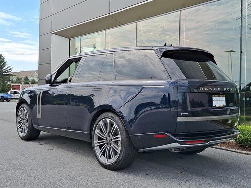 2025 Land Rover Range Rover P530 SE