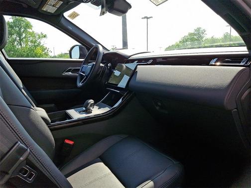 2026 Land Rover Range Rover Velar P250 Dynamic SE