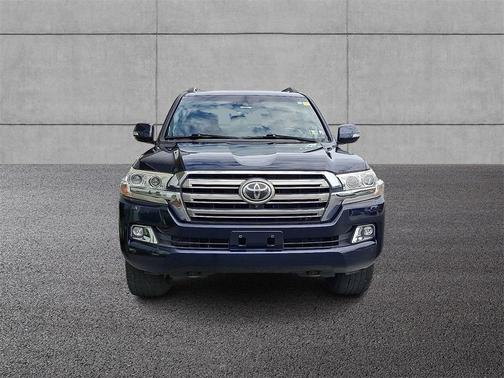 2016 Toyota Land Cruiser V8