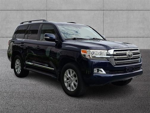 2016 Toyota Land Cruiser V8