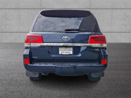 2016 Toyota Land Cruiser V8