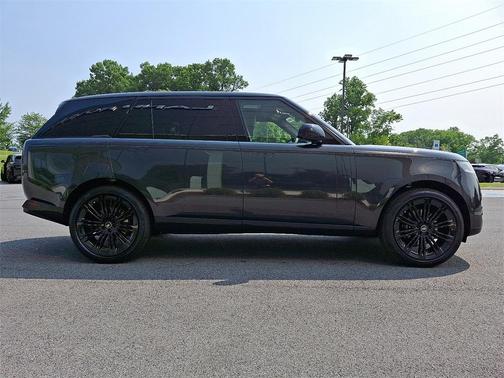 2025 Land Rover Range Rover P400 SE 7 Seat