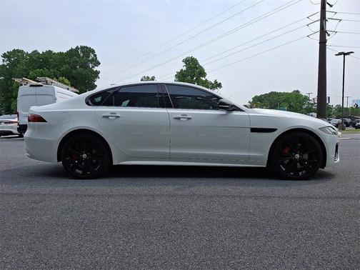 2024 Jaguar XF R-Dynamic SE