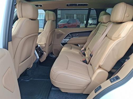 2025 Land Rover Range Rover P530 SE 7 Seat