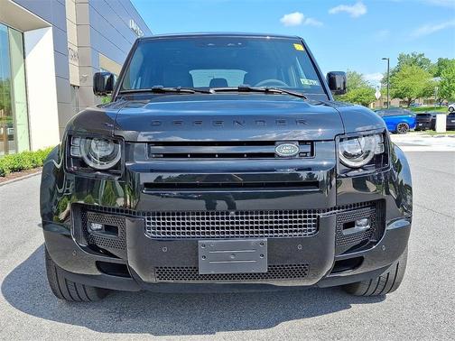 2024 Land Rover Defender P525 V8