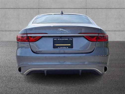 2024 Jaguar XF R-Dynamic SE