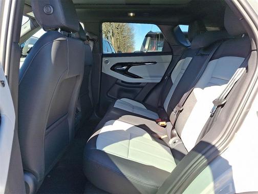 2026 Land Rover Range Rover Evoque Dynamic SE