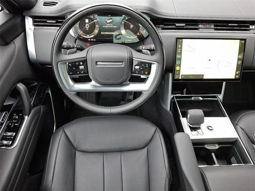 2025 Land Rover Range Rover P530 SE 7 Seat