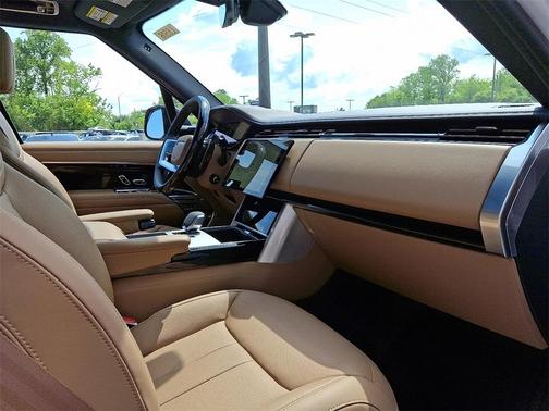 2025 Land Rover Range Rover P530 SE 7 Seat