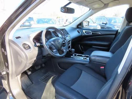 2019 Nissan Pathfinder SV