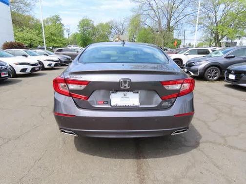 2022 Honda Accord Touring 2.0T