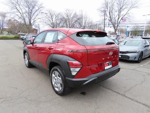 2024 Hyundai KONA SE