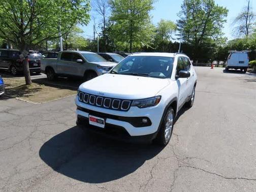 2022 Jeep Compass Latitude Lux
