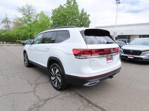 2024 Volkswagen Atlas 2.0T SE w/Technology 4MOTION