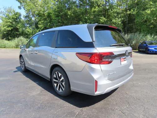 Solar Silver Metallic 2026 Honda Odyssey EX-L