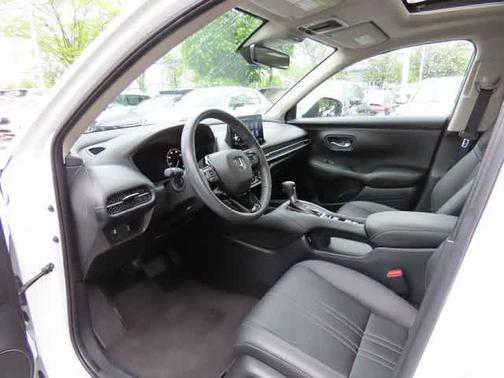 Platinum White Pearl 2024 Honda HR-V EX-L