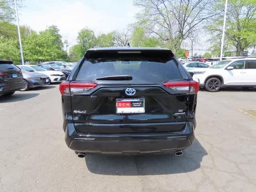 2022 Toyota RAV4 Hybrid SE