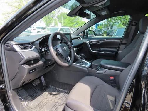2022 Toyota RAV4 Hybrid SE