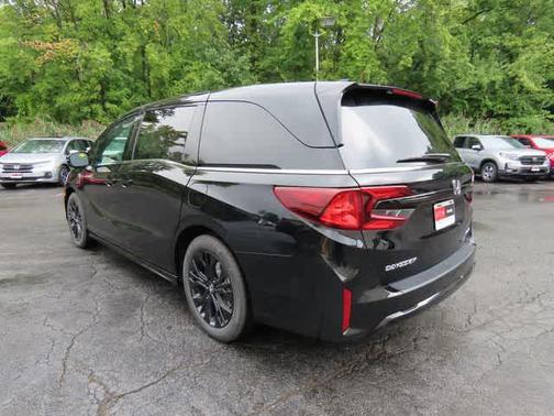 Crystal Black Pearl 2026 Honda Odyssey Sport-L